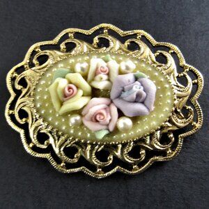 VINTAGE GOLD TONE BROOCH PASTEL COLOR ROSES (BR31)